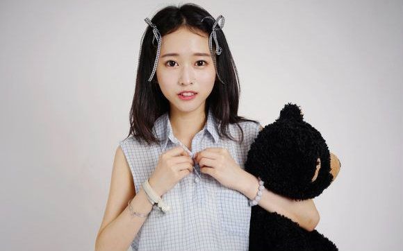 张丹三有什么黑历史?张丹三被袭胸照片站<(张丹三怎么了发生了什么事)