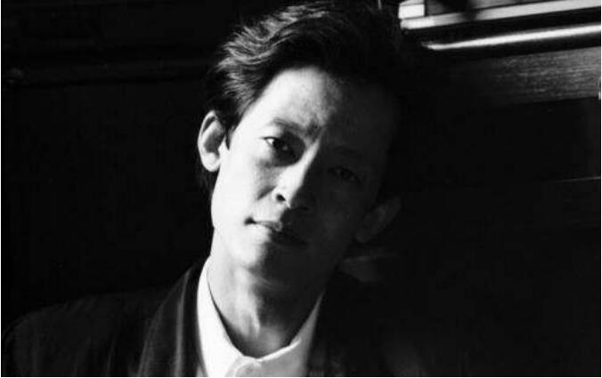 王志文年轻时很帅照片(年轻时王志文好帅)