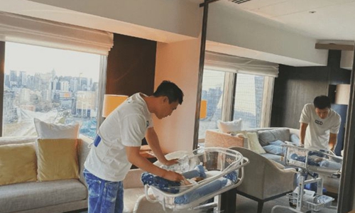 王灿杜淳穿着朴素带女儿体检(王灿和杜淳的孩子)