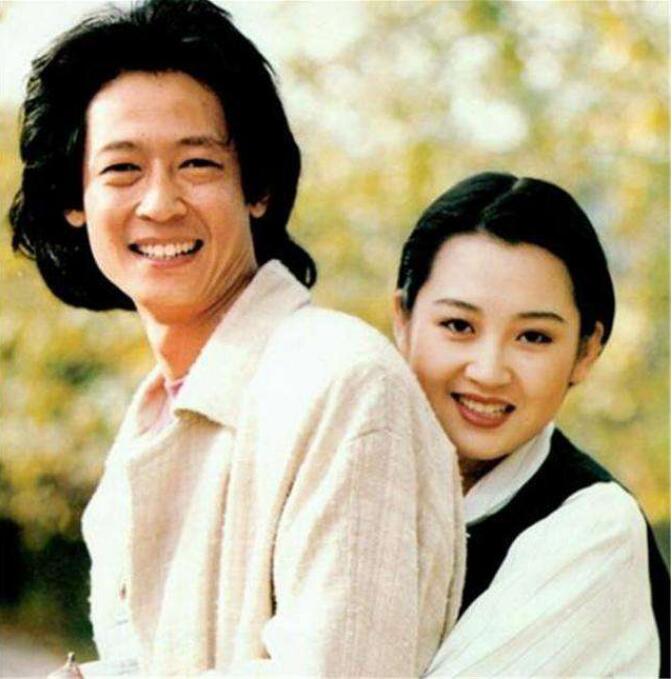 王志文年轻时很帅照片(年轻时王志文好帅)