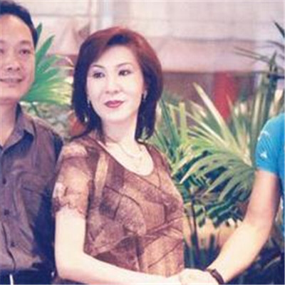 杨钧钧现状如何？杨钧钧和焦恩俊吻戏视频片