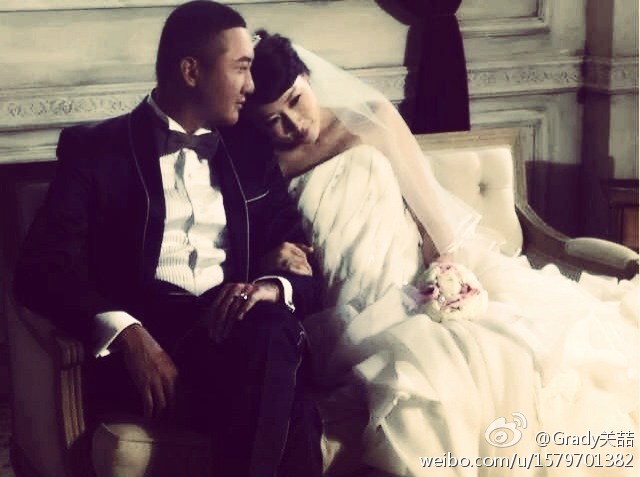 毛俊杰和老公结婚照(毛俊杰微博老公合照)