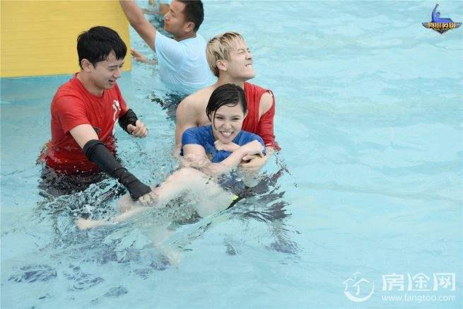 谢依霖的胸被张杰摸真相