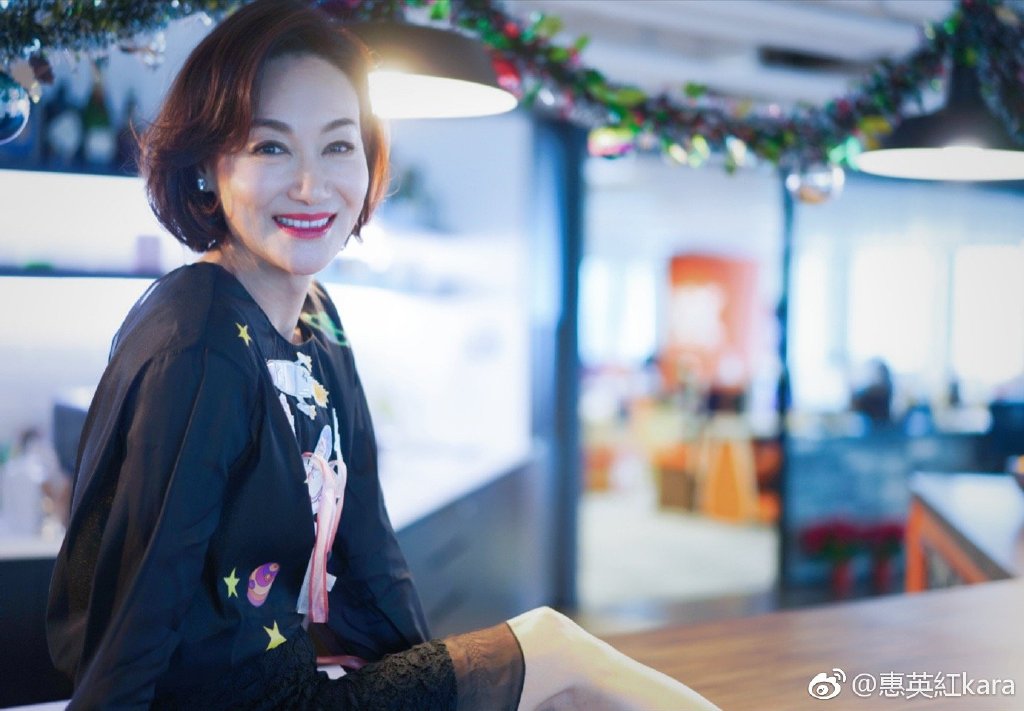 惠英红和张柏芝长的像对比图(评价张柏芝长相)