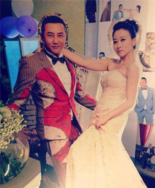 毛俊杰和老公结婚照(毛俊杰微博老公合照)