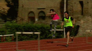 张哲瀚和张云龙的关系