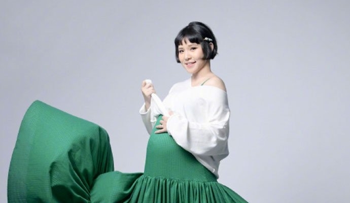 谢依霖的胸被张杰摸真相