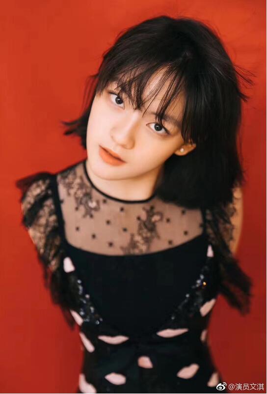 文淇和易烊千玺长得像不像(跟易烊千玺长得很像的人)