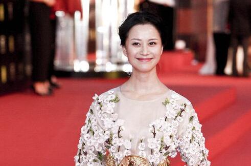 多年前杨颖对黄晓明温顺乖巧(黄晓明对杨颖好吗)