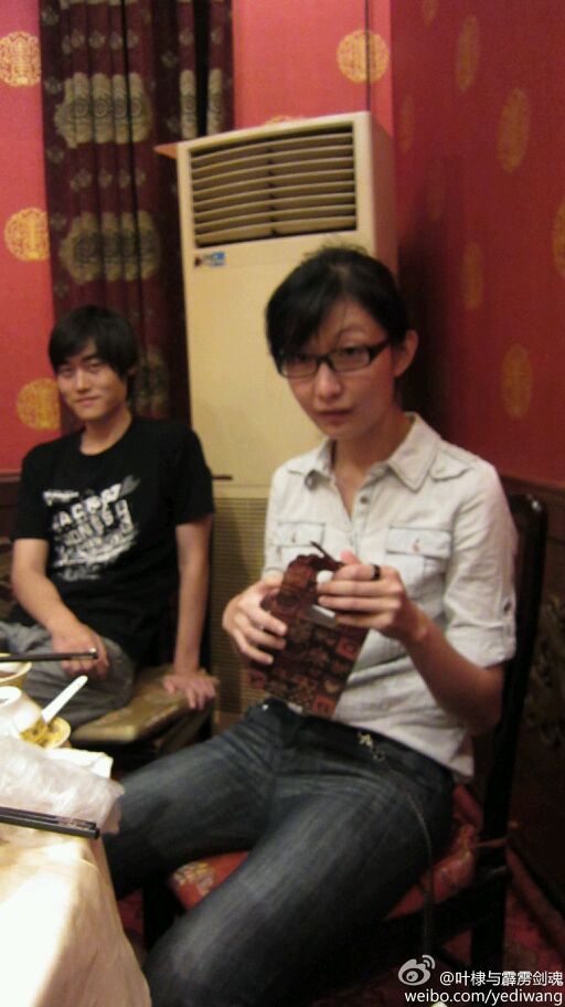 张本煜踢飞小孩怎么回事？张本煜老婆夜帝资