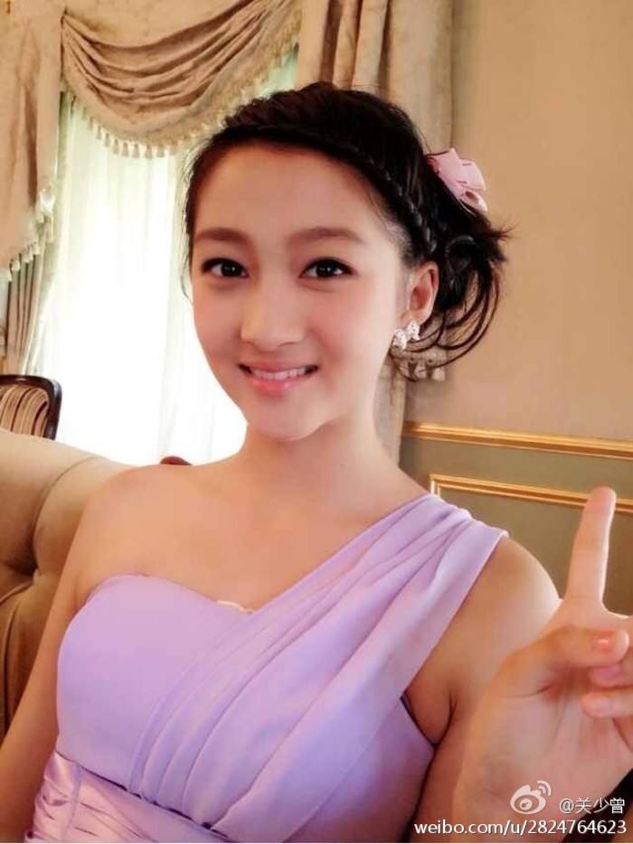 天天向上关晓彤跳舞歌曲叫什么？关晓彤还是(关晓彤易烊千玺天天向上舞蹈歌曲)