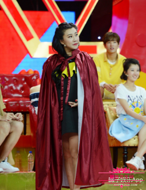 明星拍吻戏的尴尬(明星拍吻戏尴尬不)