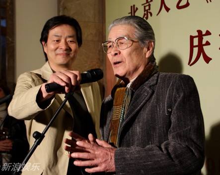 蓝天野是濮存昕生父是谣言吗(蓝天野和濮存昕的关系) 蓝天野是濮存昕生父是谣言吗(蓝天野和濮存昕的关系)