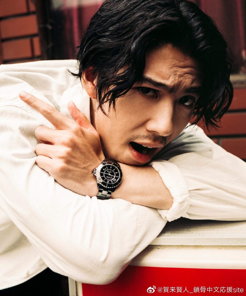 贺来贤人家里很有钱吗(贺来贤人小时候)