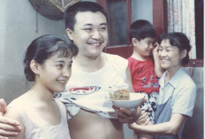 剧雪和何群离婚后现任老公是王辉吗