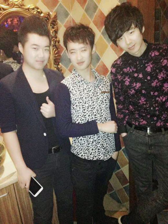 摩登兄弟在驴肉馆唱歌视频