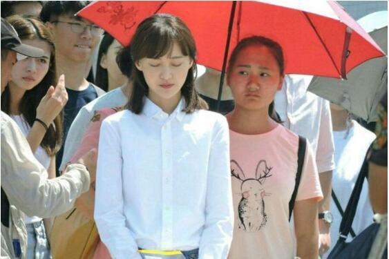 郑爽在娱乐圈有人扶吗 为什么说郑爽娱乐圈 郑爽在娱乐圈有人扶吗 为什么说郑爽娱乐圈