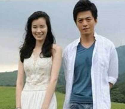 孟小蓓父亲是做什么的 ？李健孟小蓓是表兄