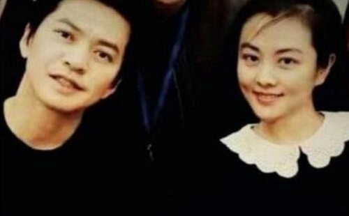 孟小蓓父亲是做什么的 ？李健孟小蓓是表兄