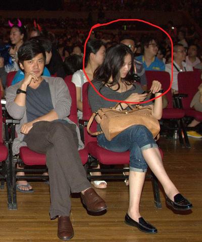 孟小蓓父亲是做什么的 ？李健孟小蓓是表兄