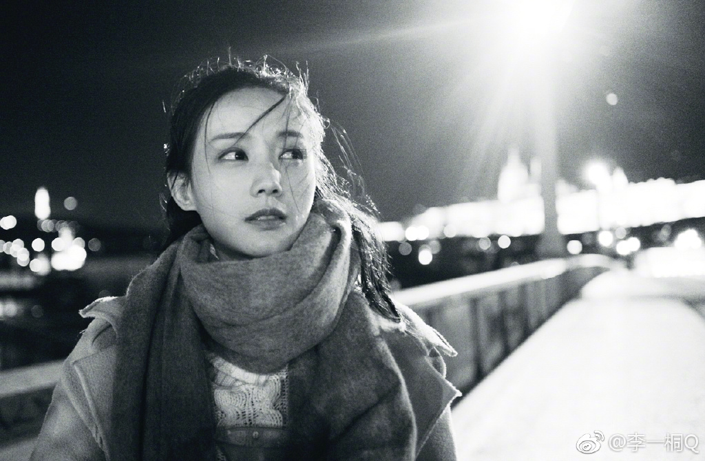 李一桐的卧蚕好奇怪啊(李一桐看起来奇怪)