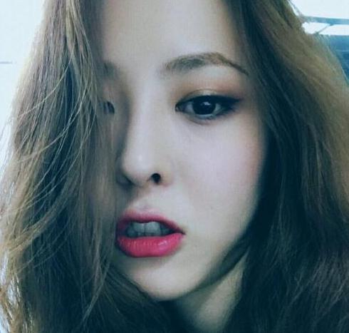 金钟大的女朋友照片(金钟大最新照片)