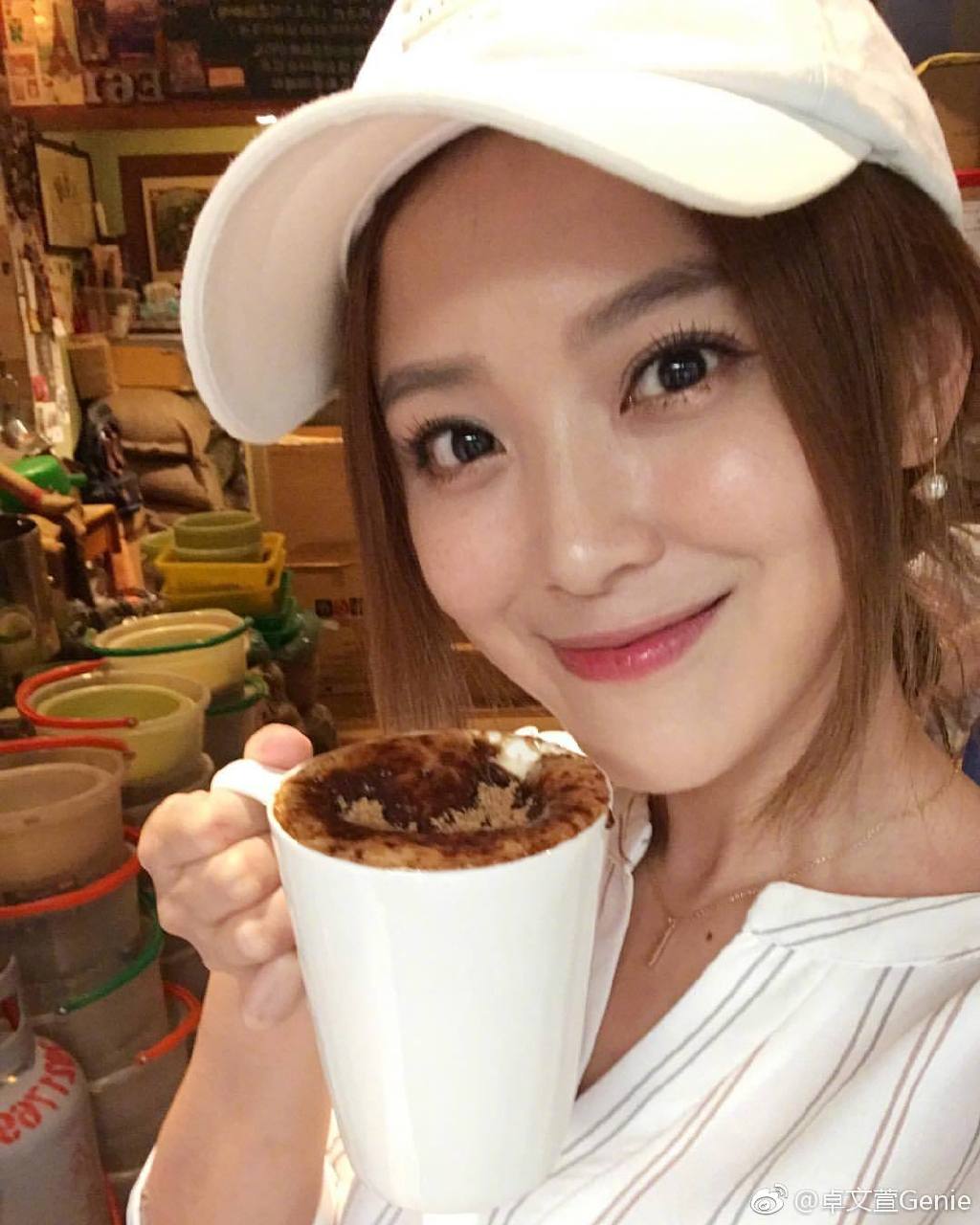 卓文萱和蔡卓妍长相对比图(蔡卓妍长得好看吗)