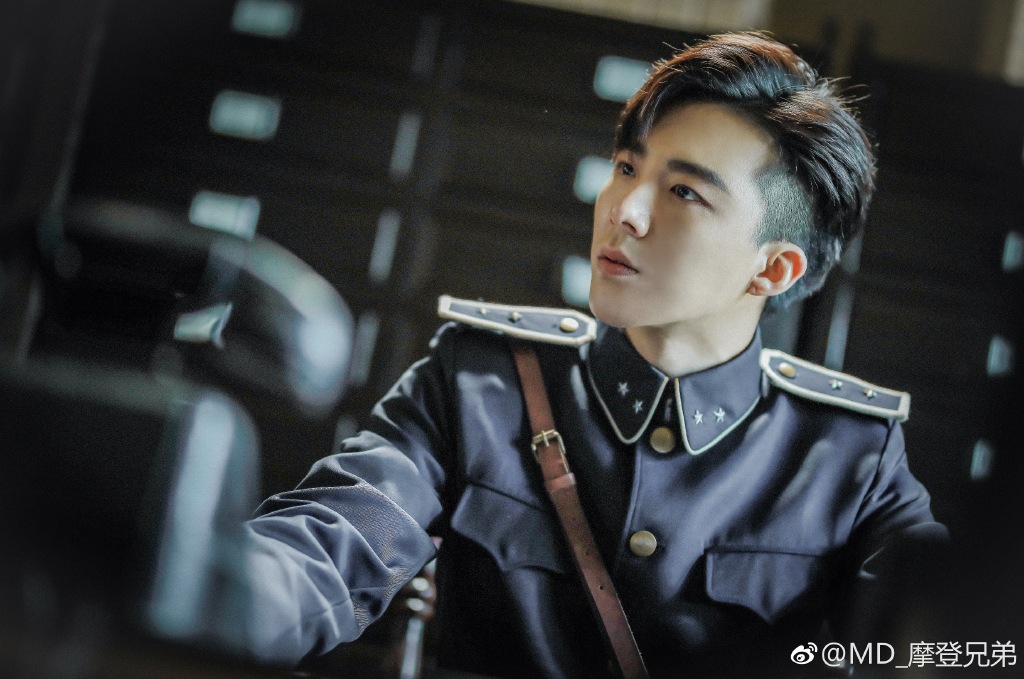 摩登兄弟在驴肉馆唱歌视频