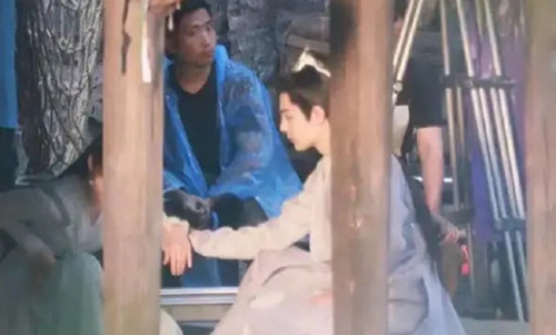 肖战任敏吻戏路透视频(肖战超甜吻戏)