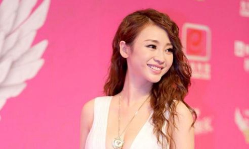 柳岩为什么叫油菜花、大鼻毛？柳岩最近怎么