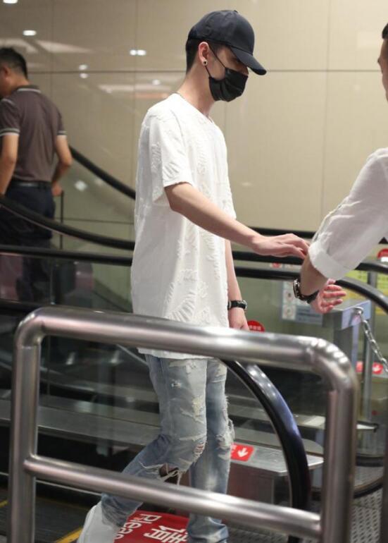 张云雷的腿怎么会瘸现在好了吗？张云雷是不