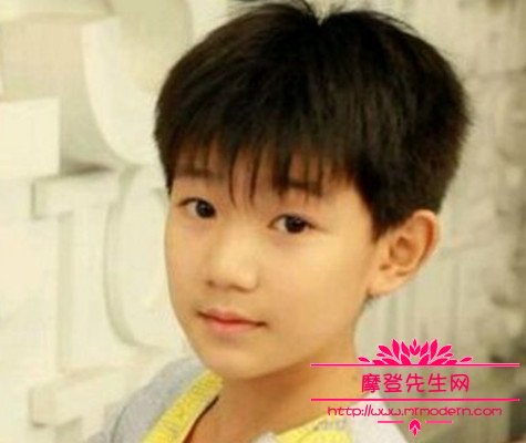 王源小时候清贫的照片(王源从小到大的照片)