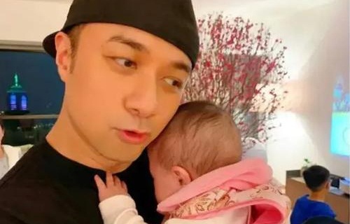 古巨基老婆助理转正不易(古巨基助理女友照片)