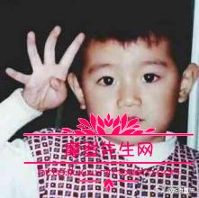 王源小时候清贫的照片(王源从小到大的照片)