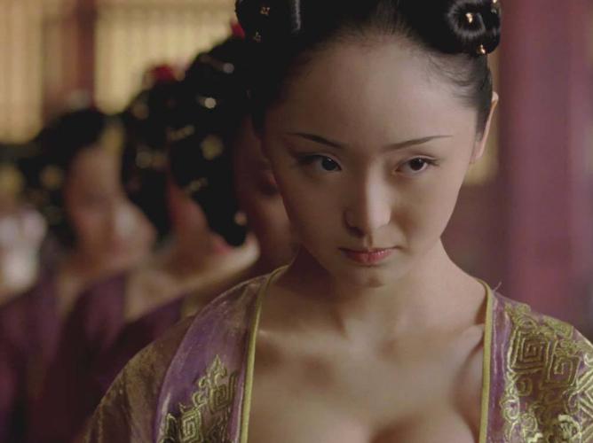 李曼有点像杨幂对比照(李曼和谁长得像) 李曼有点像杨幂对比照(李曼和谁长得像)