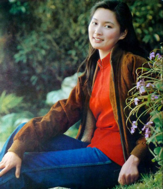 殷亭如全家的人的近照(殷亭如的丈夫)