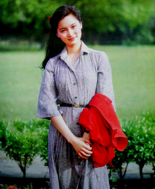 殷亭如全家的人的近照(殷亭如的丈夫)