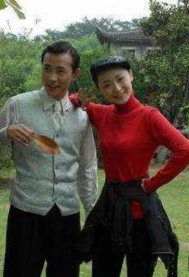 李曼有点像杨幂对比照(李曼和谁长得像) 李曼有点像杨幂对比照(李曼和谁长得像)