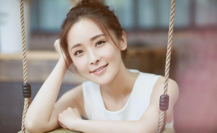 李曼有点像杨幂对比照(李曼和谁长得像)