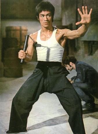 丁佩和李小龙是什么关系？丁佩揭李小龙猝死(李小龙之死丁佩说出实情)