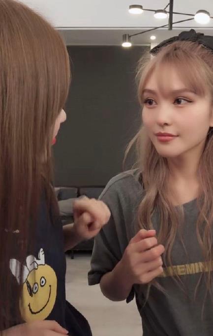 周扬青卸妆后的真实素颜颜值照片(周扬青整容前照片)