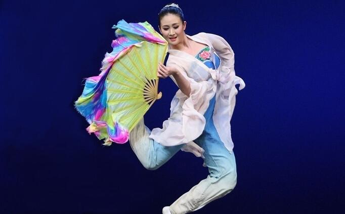 王亚彬个人资料介绍父母背景(王亚彬个人简历)