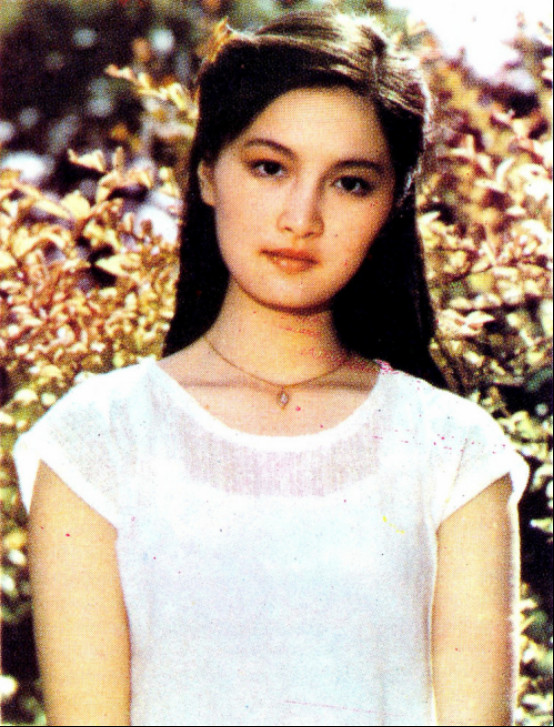 殷亭如全家的人的近照(殷亭如的丈夫)