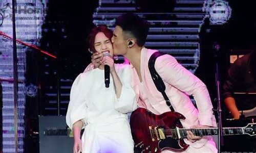 杨丞琳清空社交账号与李荣浩现状引热议(李荣浩和杨丞琳个人资料:杨丞琳个人资料大揭秘)