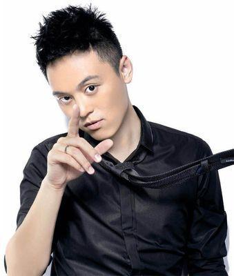 刘同和老婆乔静照片(刘同结婚了吗 刘同真的娶了环球小姐乔静吗)