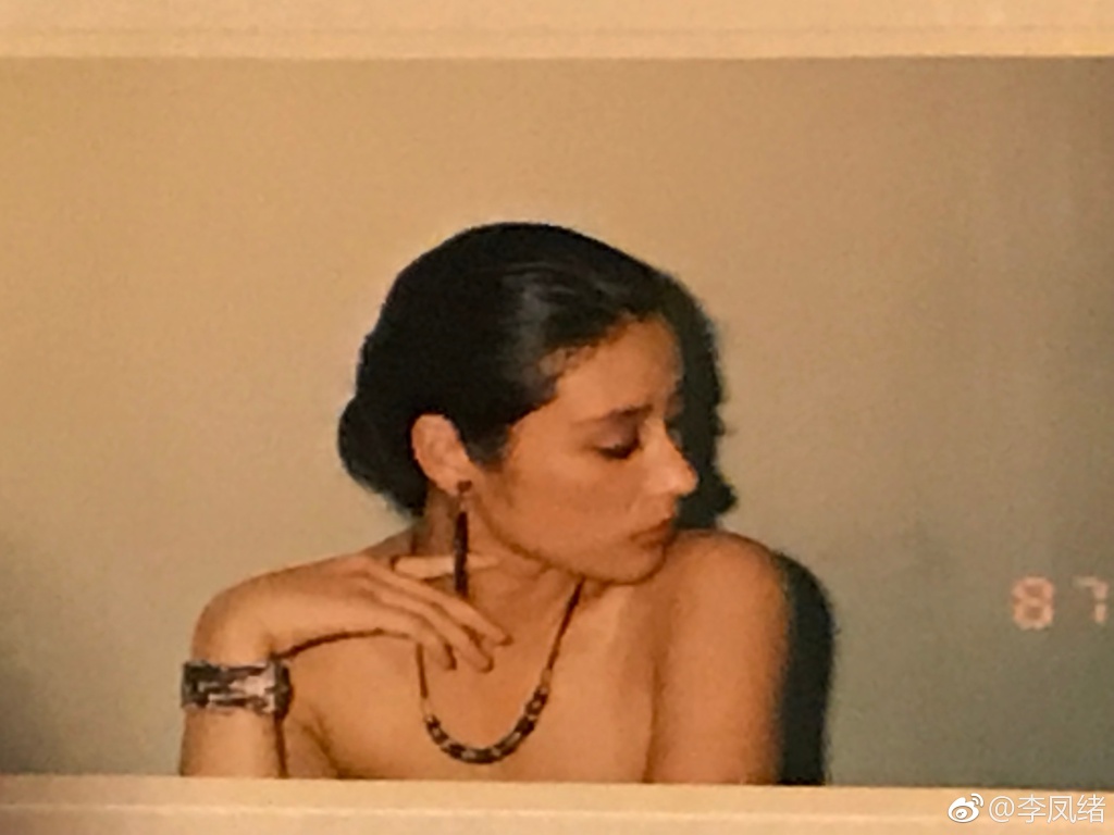 演员李凤绪年轻时的图片(演员李凤绪简历)