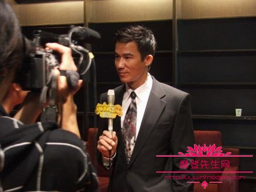 李子雄为什么头发越来越多？李子雄的妻子江(李子雄的头发是真的吗?)