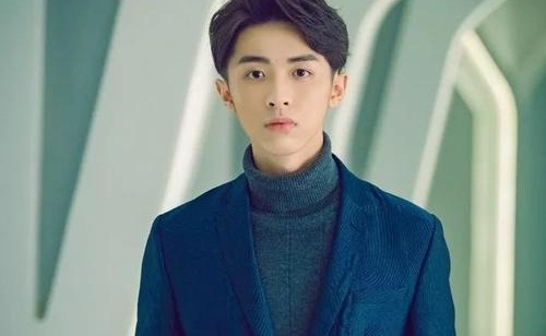 张逸杰脸怎么变了被怀疑整容(张逸杰整了哪里)