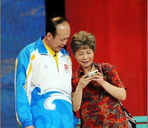 蔡明为什么说华少嘴是租来得 蔡明为什么说华少嘴是租来得