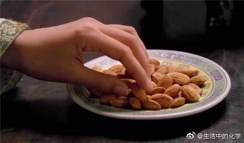 安陵容为什么吃了苦杏仁就去世了？安陵容死